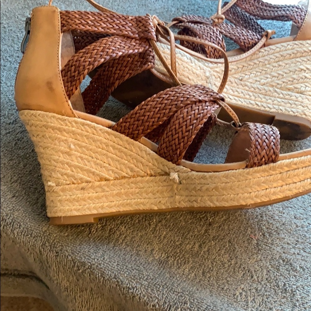 Shoes - Picture 3 of 7